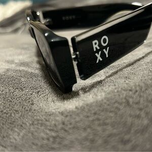 Roxy Elegant Black Sunglasses